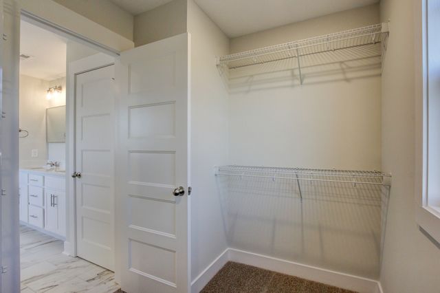 321 Kildeer Dr, Clarksville, TN 37040