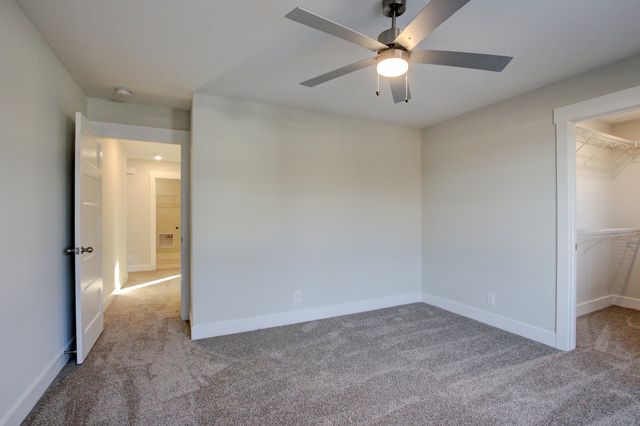 321 Kildeer Dr, Clarksville, TN 37040