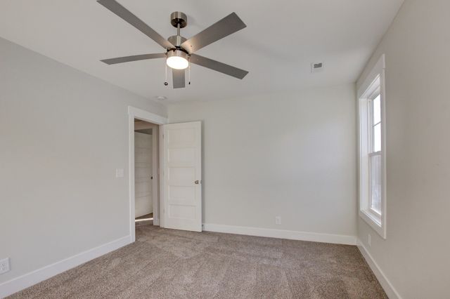 321 Kildeer Dr, Clarksville, TN 37040