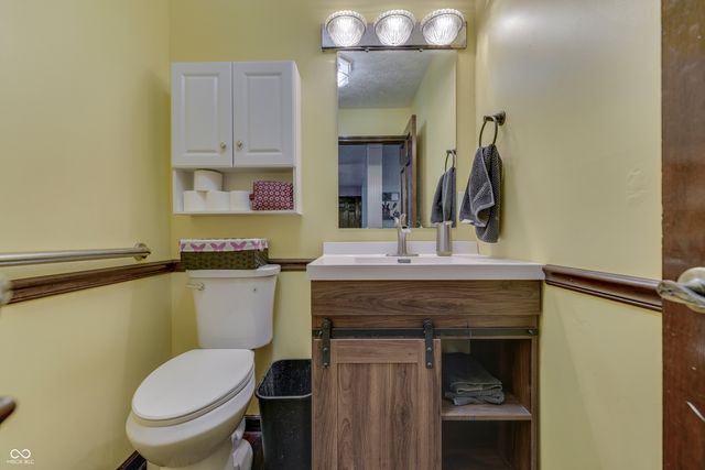 1000 Leisure Lane, Greenwood, IN 46142