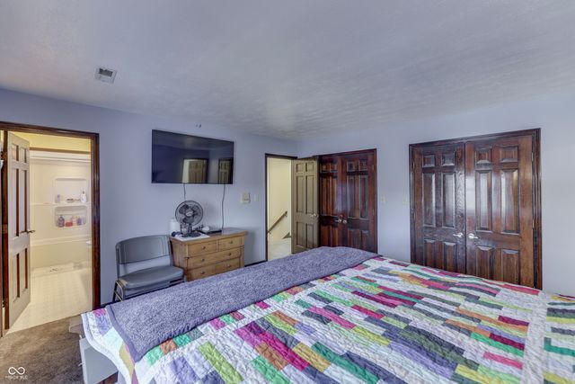 1000 Leisure Lane, Greenwood, IN 46142