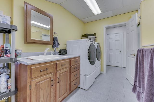 1000 Leisure Lane, Greenwood, IN 46142