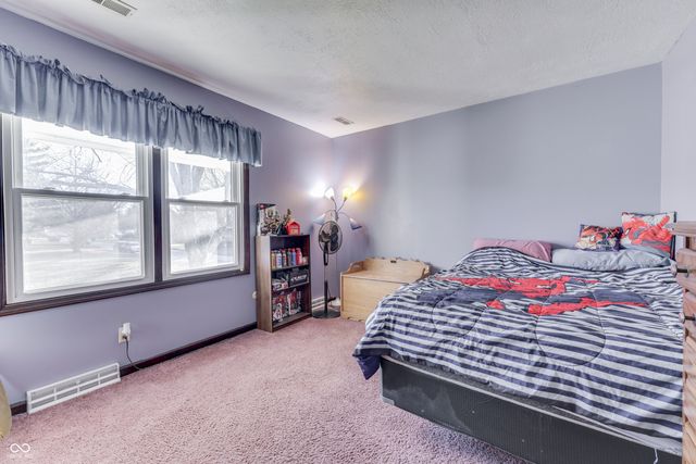 1000 Leisure Lane, Greenwood, IN 46142