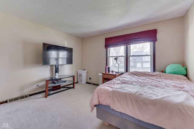 1000 Leisure Lane, Greenwood, IN 46142