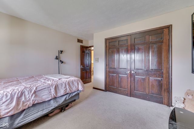 1000 Leisure Lane, Greenwood, IN 46142