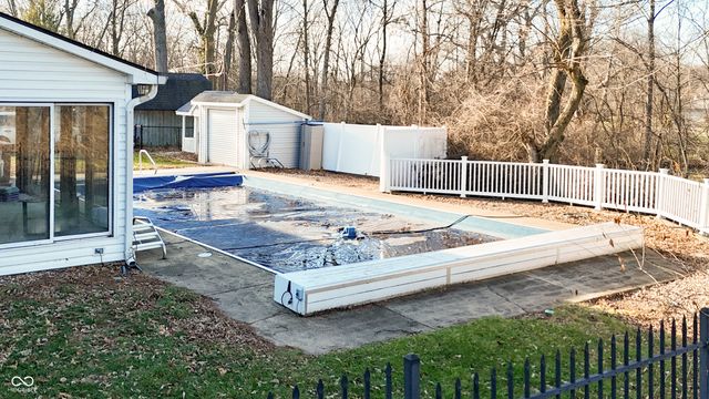 1000 Leisure Lane, Greenwood, IN 46142