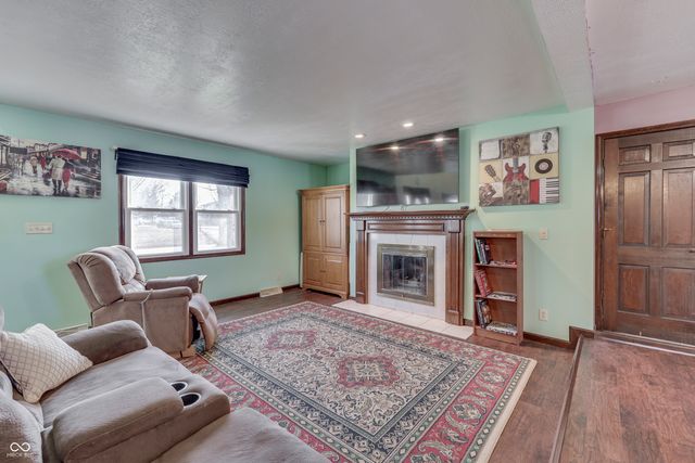 1000 Leisure Lane, Greenwood, IN 46142