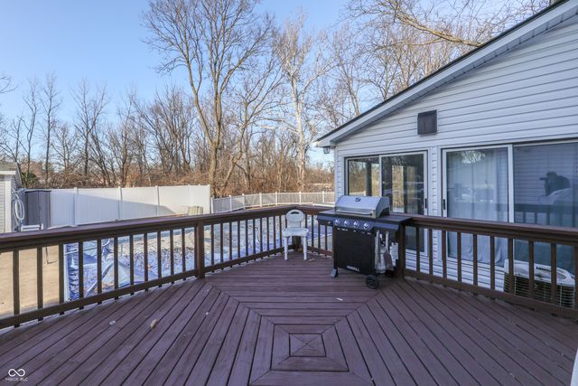 1000 Leisure Lane, Greenwood, IN 46142