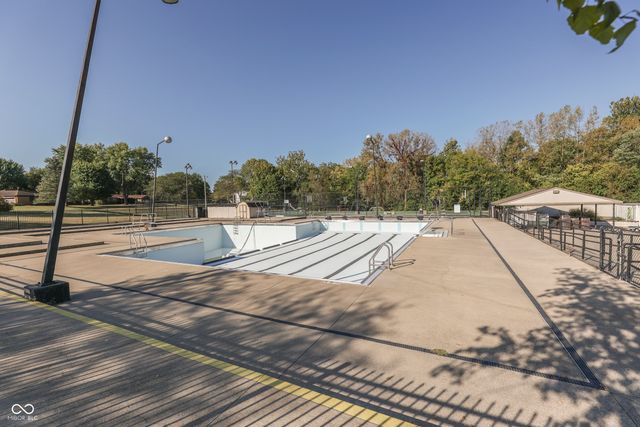 1000 Leisure Lane, Greenwood, IN 46142