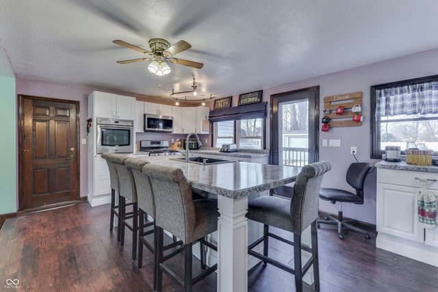 1000 Leisure Lane, Greenwood, IN 46142