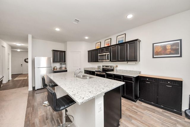 1024 Banyon Tree Lane, Brookshire, TX 77423