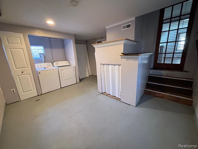 22119 Blackburn Street, Saint Clair Shores, MI 48080