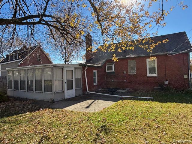 22119 Blackburn Street, Saint Clair Shores, MI 48080
