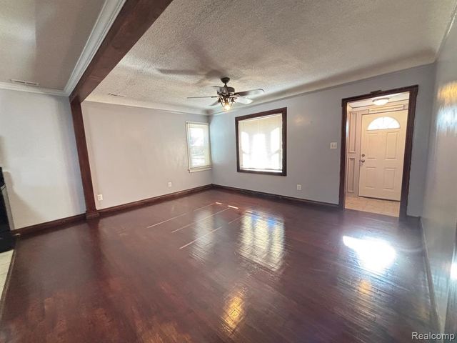 22119 Blackburn Street, Saint Clair Shores, MI 48080