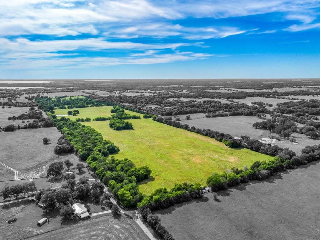 211 Rs County Road 1455, Point, TX 75472