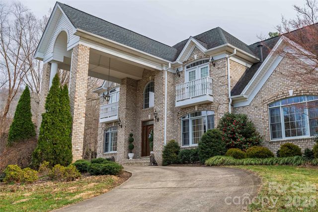 510 SE Stonecroft Court SE 32, Lenoir, NC 28645