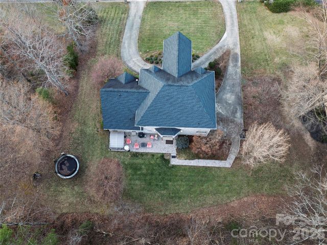 510 SE Stonecroft Court SE 32, Lenoir, NC 28645