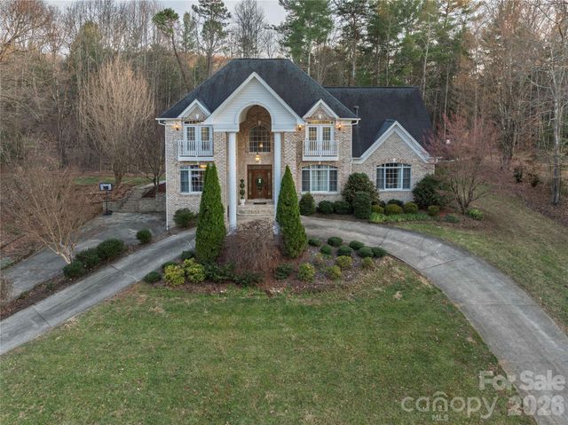 510 SE Stonecroft Court SE 32, Lenoir, NC 28645