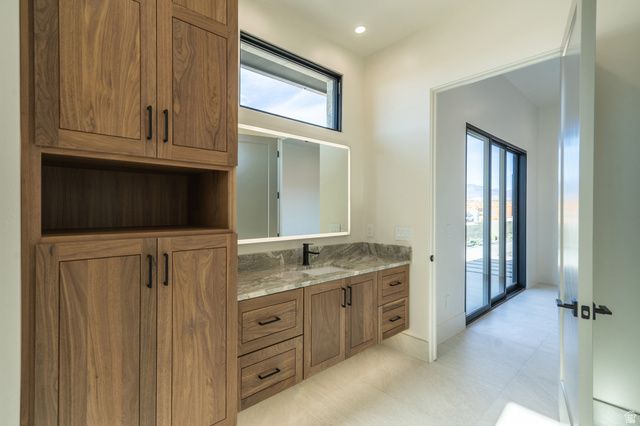 3295 S COTTONTAIL WAY, Hurricane, UT 84737