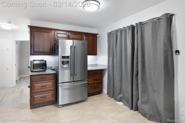 2341 Treadwell Street, Westland, MI 48186