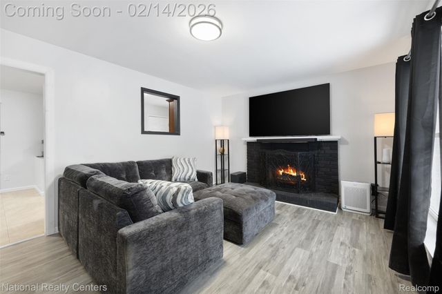 2341 Treadwell Street, Westland, MI 48186