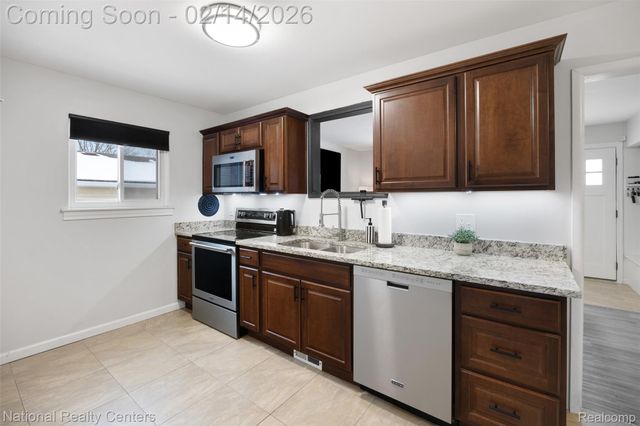 2341 Treadwell Street, Westland, MI 48186