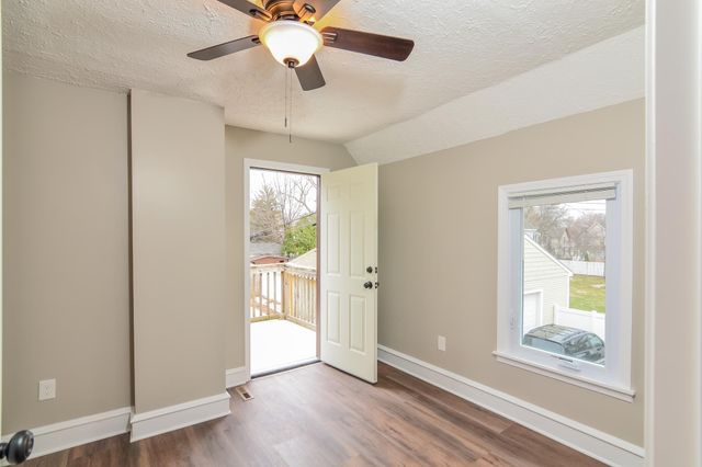 916 20th Avenue NE, Minneapolis, MN 55418