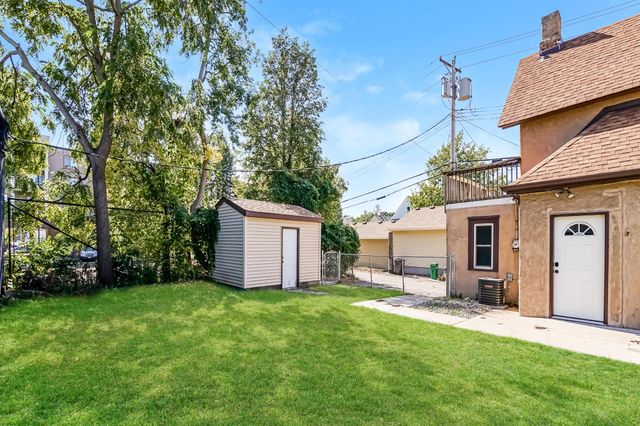 916 20th Avenue NE, Minneapolis, MN 55418