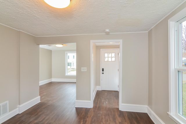 916 20th Avenue NE, Minneapolis, MN 55418