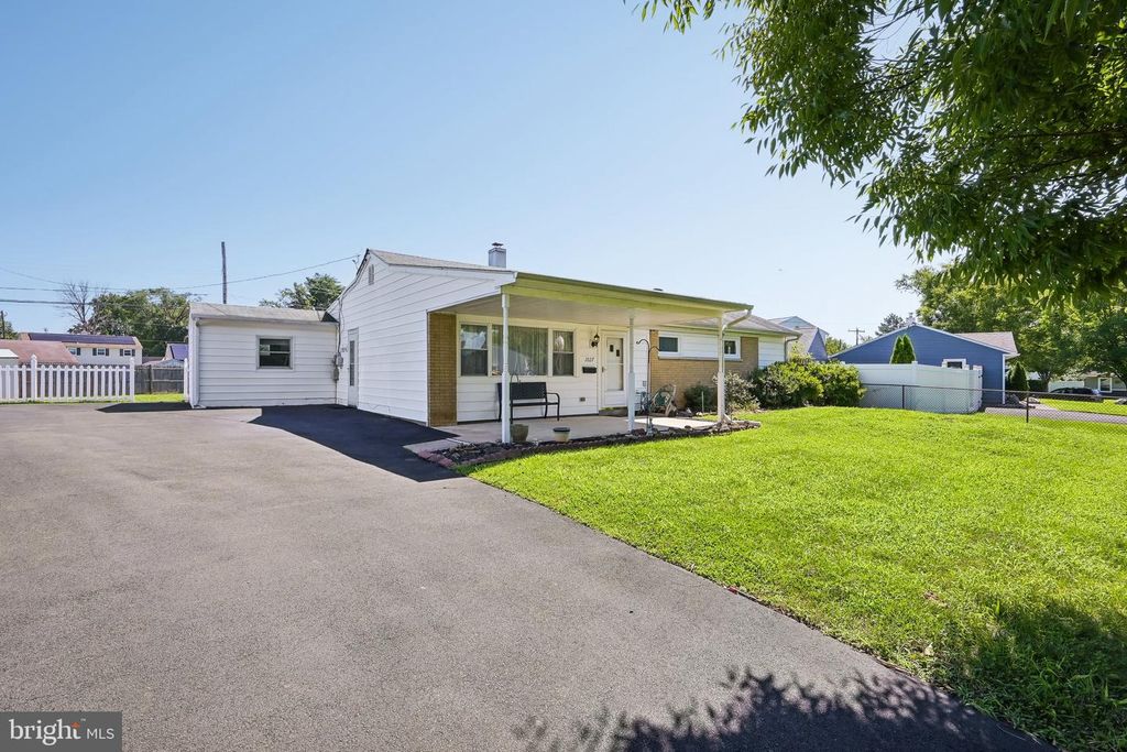 1027 HILARY AVE, CROYDON, PA 19021 — exterior
