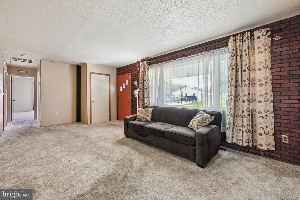 1027 HILARY AVE, CROYDON, PA 19021 — photo 2