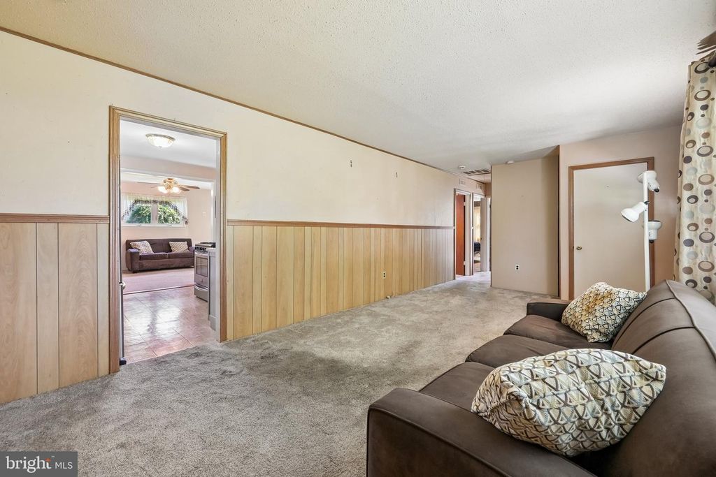 1027 HILARY AVE, CROYDON, PA 19021 — photo 4