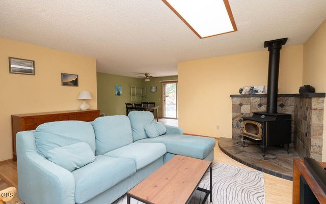 20941 Desert Woods Drive, Bend, OR 97702