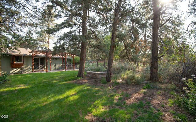 20941 Desert Woods Drive, Bend, OR 97702