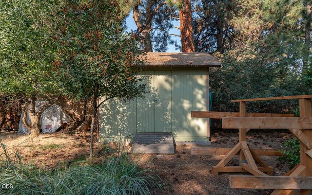 20941 Desert Woods Drive, Bend, OR 97702
