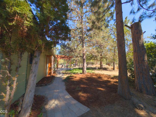 20941 Desert Woods Drive, Bend, OR 97702
