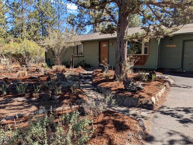 20941 Desert Woods Drive, Bend, OR 97702