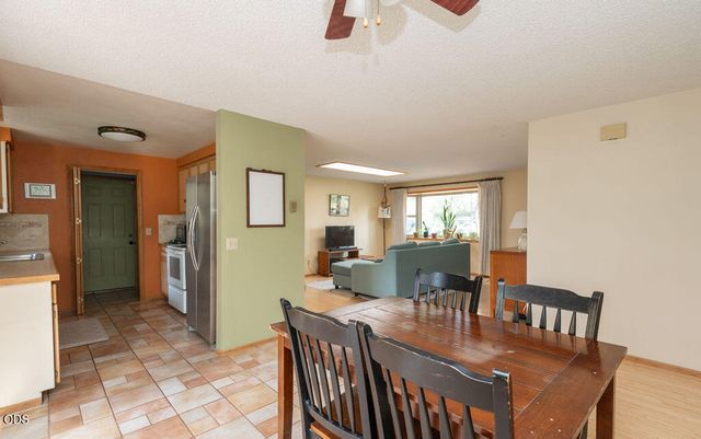 20941 Desert Woods Drive, Bend, OR 97702