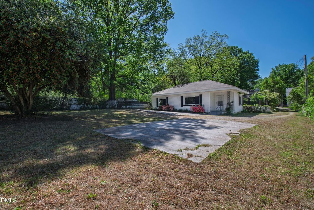 2618 Bedford Avenue, Raleigh, NC 27607