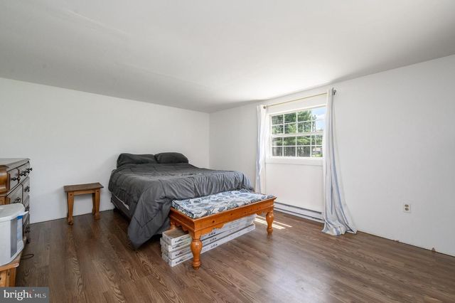 93 N MAPLE AVE, Tuckerton, NJ 08087