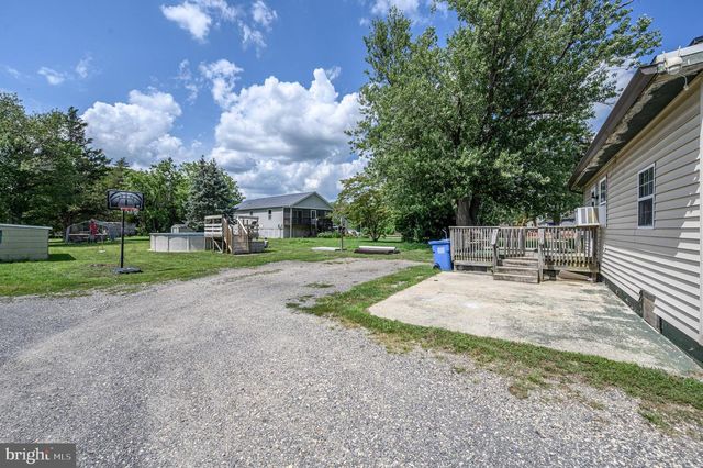 93 N MAPLE AVE, Tuckerton, NJ 08087