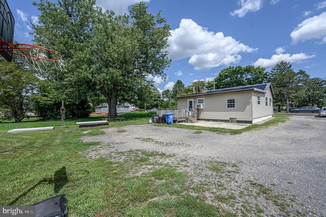 93 N MAPLE AVE, Tuckerton, NJ 08087