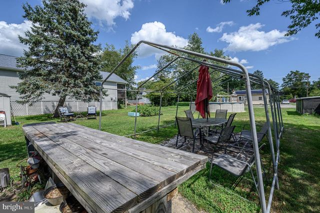 93 N MAPLE AVE, Tuckerton, NJ 08087