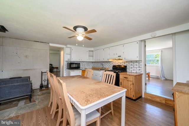 93 N MAPLE AVE, Tuckerton, NJ 08087