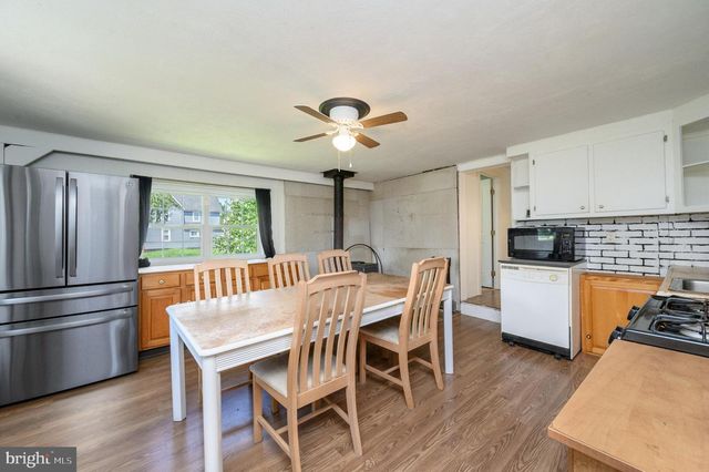 93 N MAPLE AVE, Tuckerton, NJ 08087