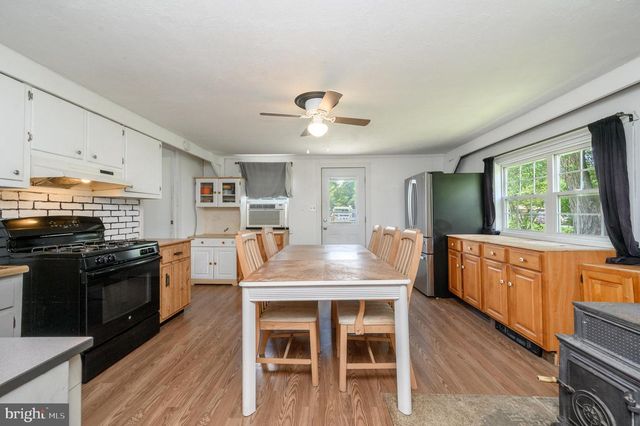 93 N MAPLE AVE, Tuckerton, NJ 08087