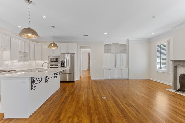 7298 MONT BLANC DR, Germantown, TN 38138