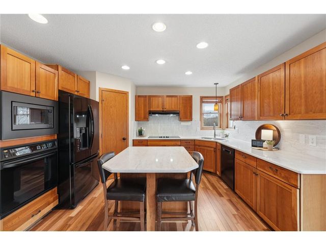 143 Heritage Trail, Houlton, WI 54082