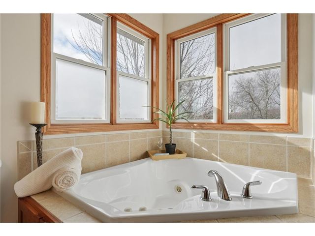 143 Heritage Trail, Houlton, WI 54082