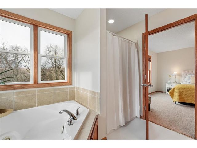 143 Heritage Trail, Houlton, WI 54082